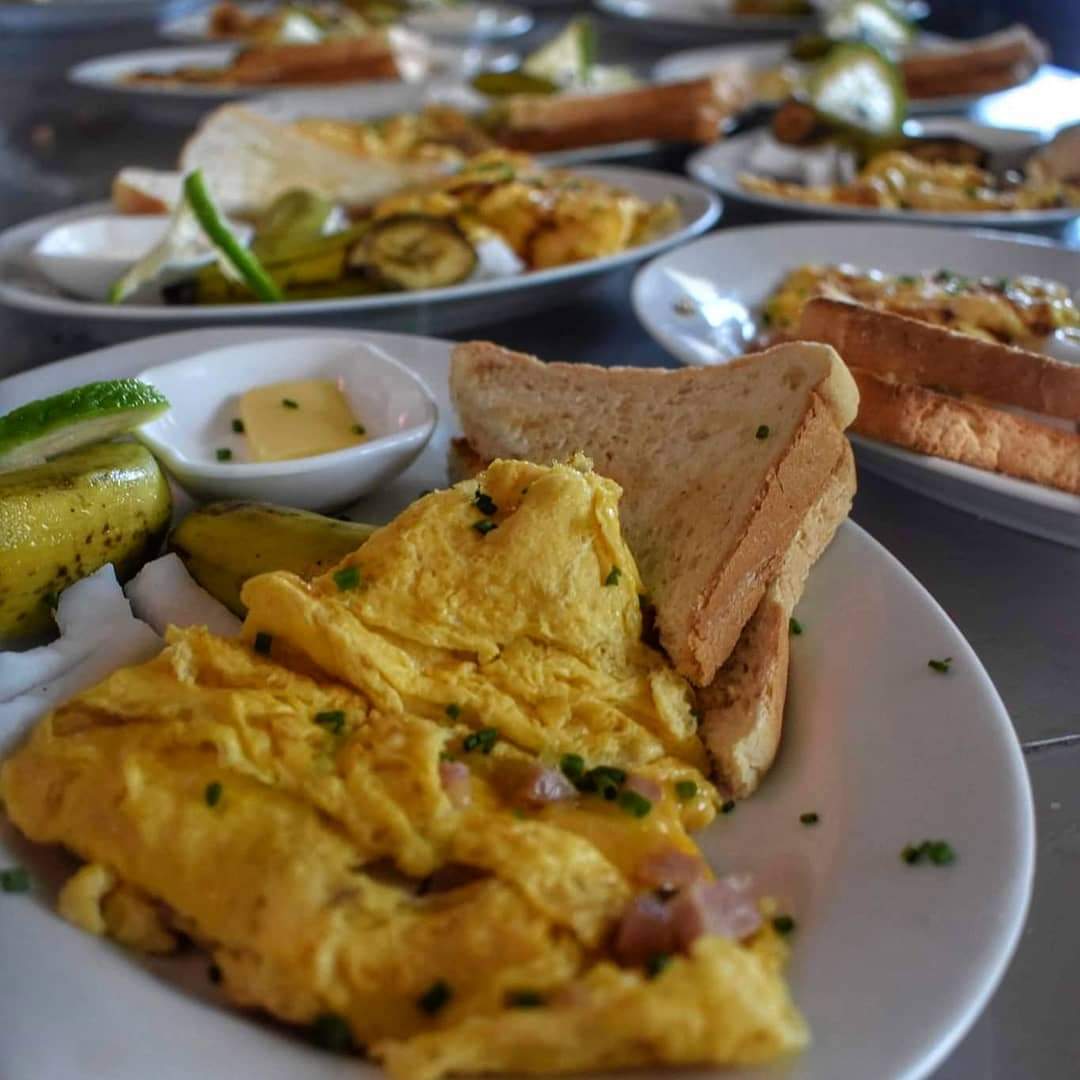 Savai'i Harbourside Cafe & Pizza Bar: appetizing photo of breakfast dishes