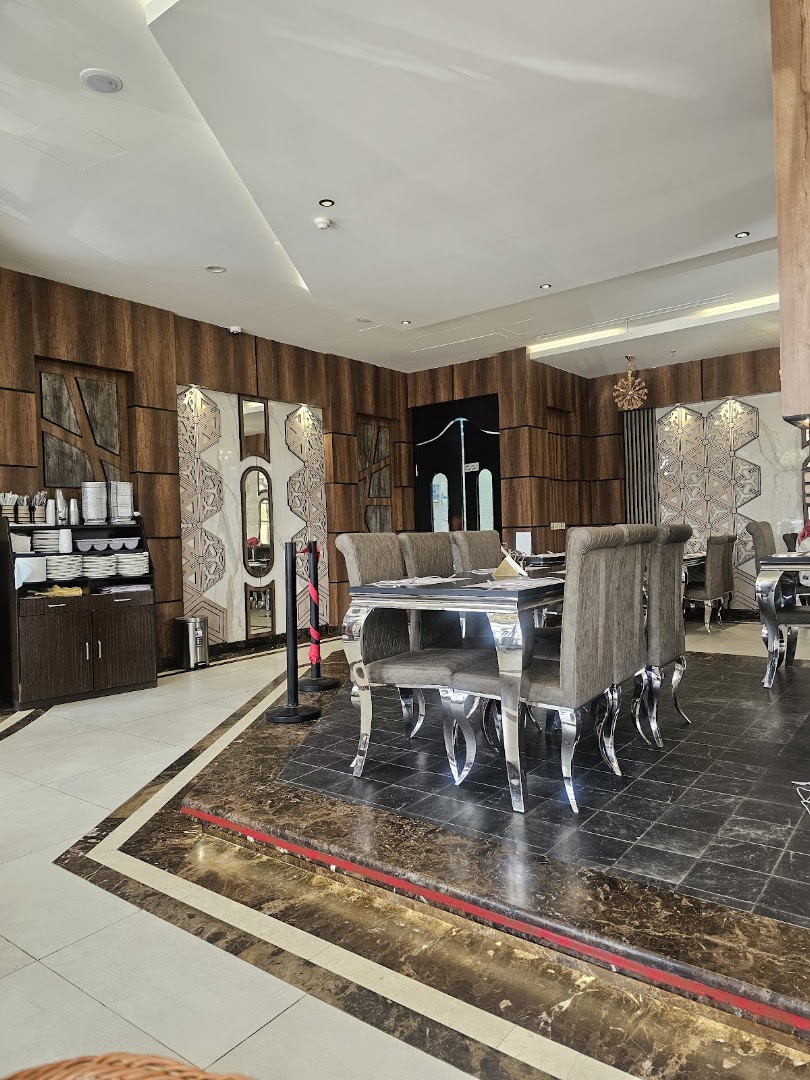 Mahrani Restaurant: clear photo of restaurant interior