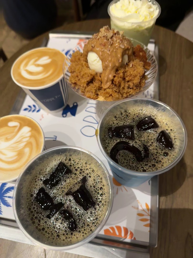 Oddly Cafe: appetizing display of cafe offerings