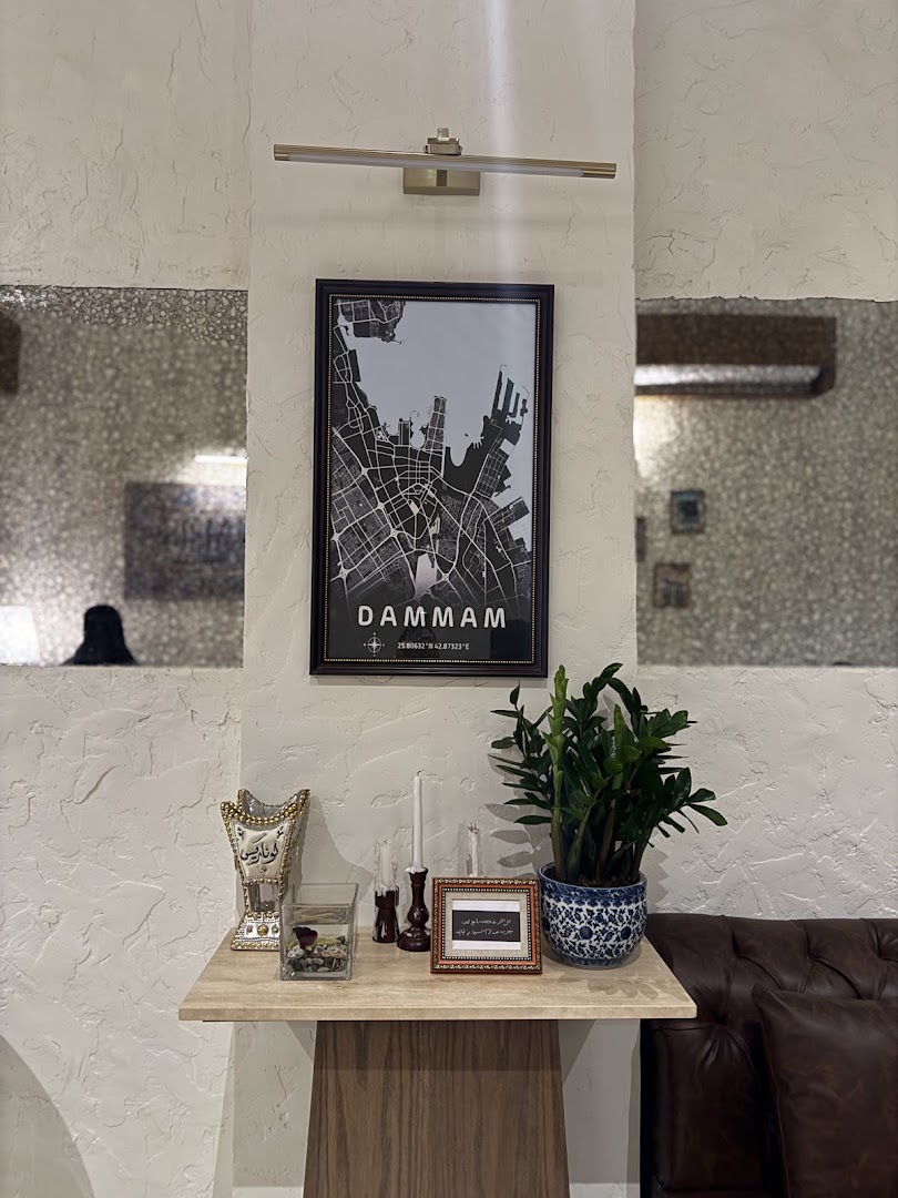 Lunaris Coffee: attractive interior decor and atmosphere