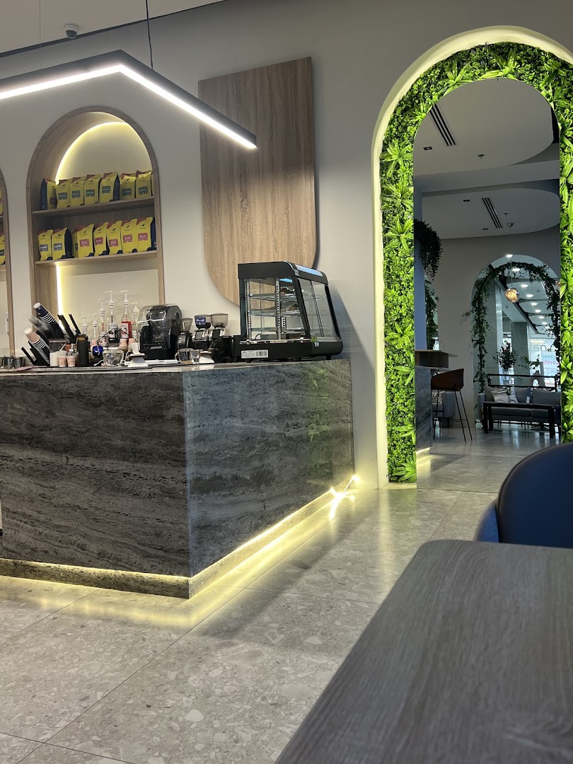 Wayz: attractive interior and professional composition