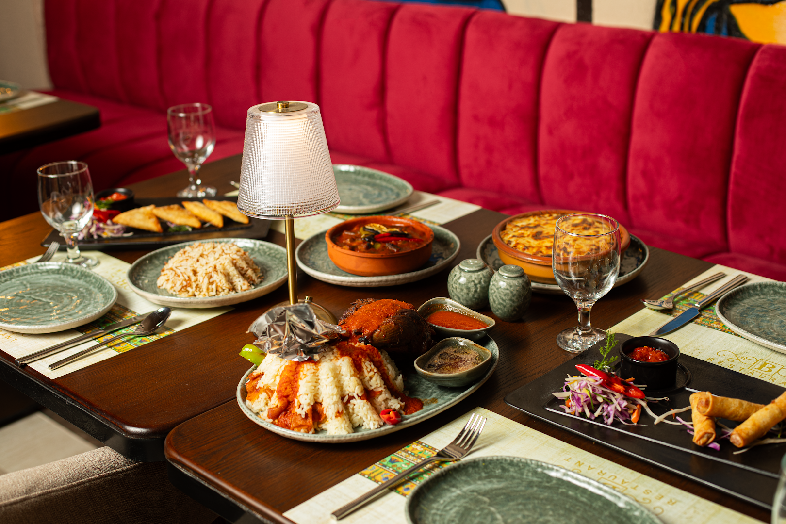 Balcona99: appetizing food and professional presentation