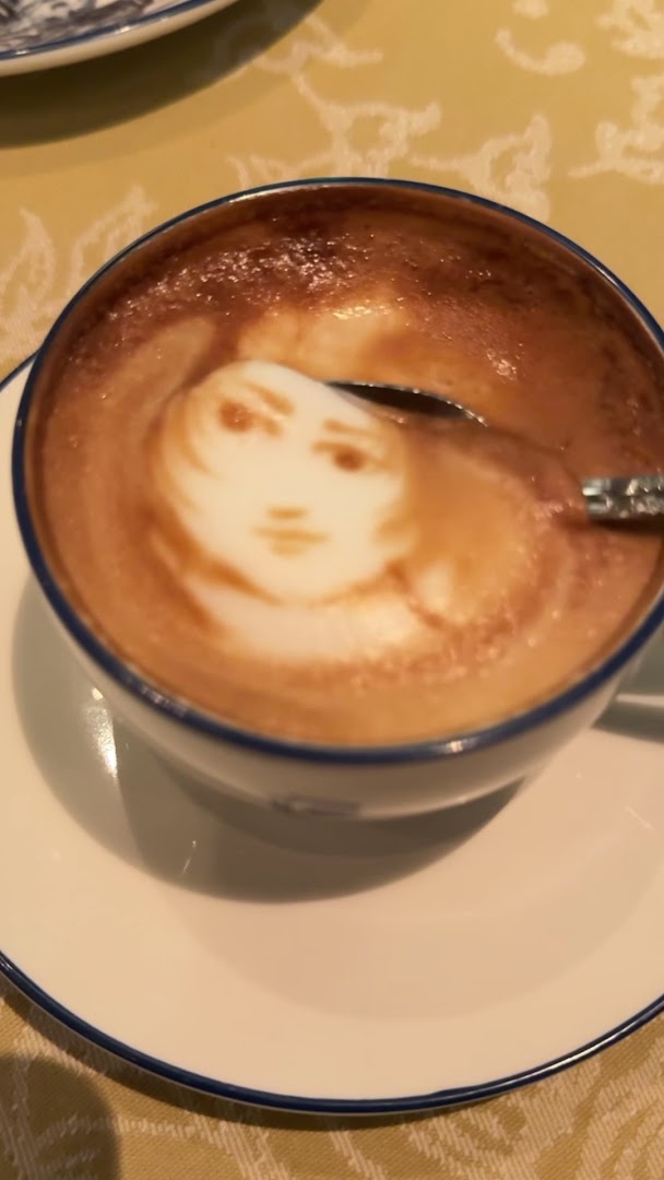 Café Lapérouse: high quality latte art photo