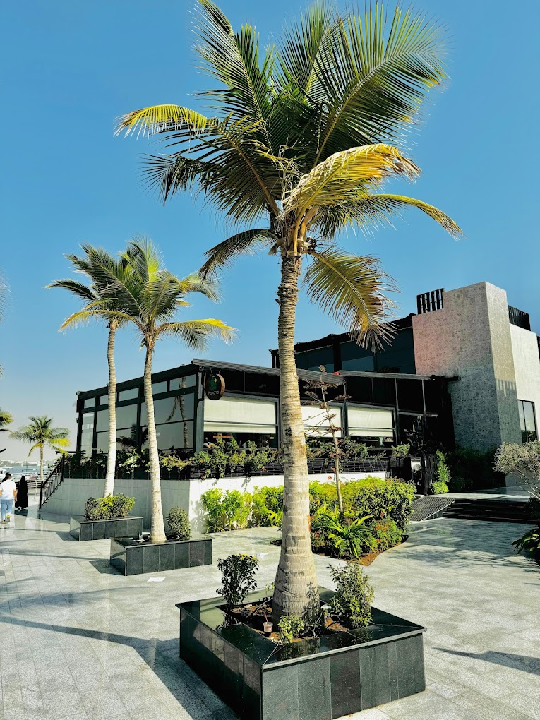 Mr. Hakan's: attractive exterior venue shot