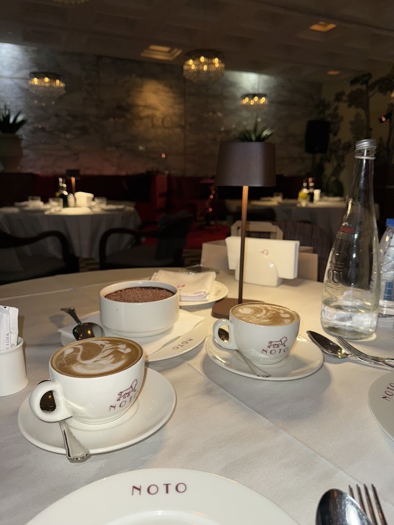 Noto: high quality interior food shot