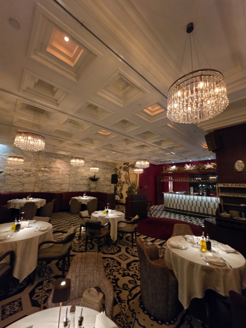 Noto: high quality interior atmosphere shot