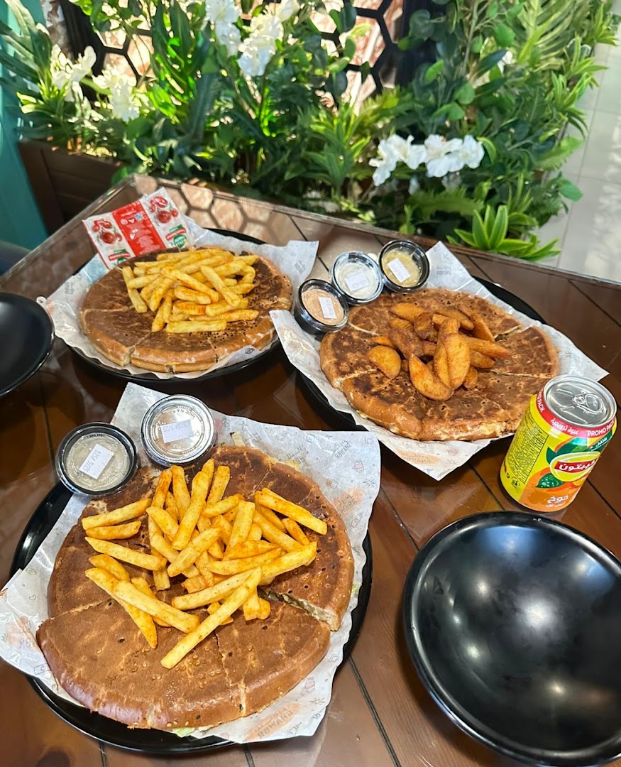 SHAWBR Restaurant: appetizing food presentation and setting