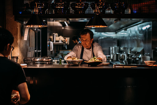 Long Chim: professional high-quality kitchen atmosphere