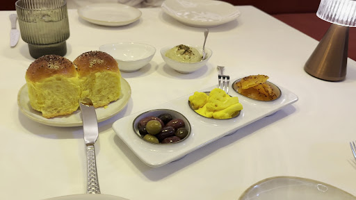 Taleed by Michael Mina: appetizing, high-quality food presentation