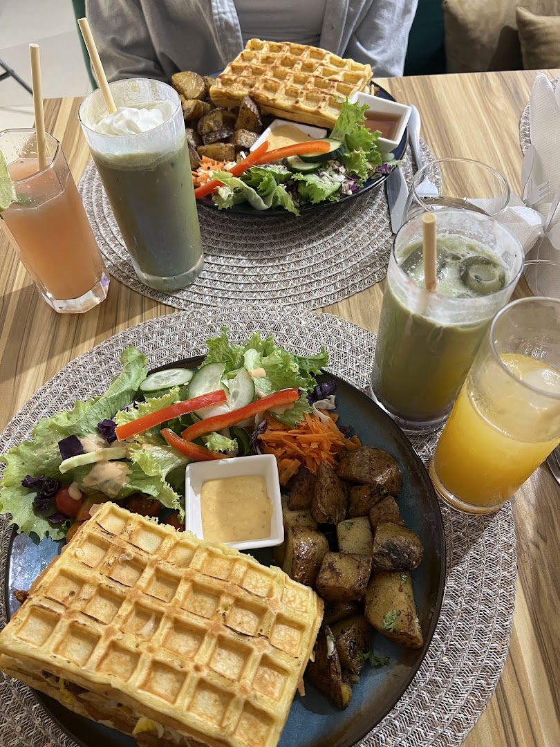 ILEA Café: appetizing photo of served food