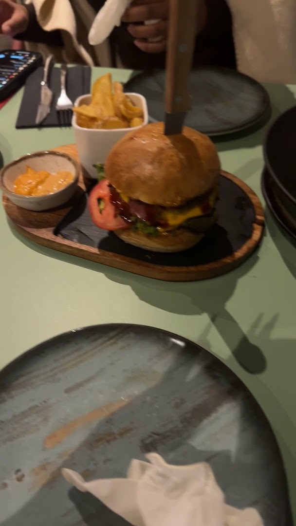 KeurGui: appetizing food photo for bar