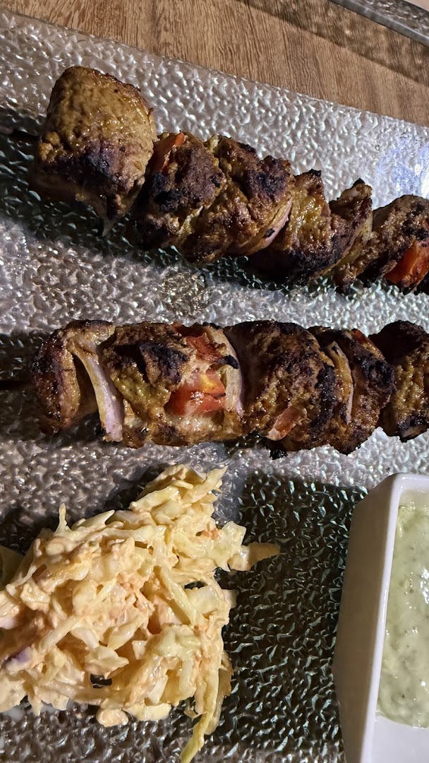 Le Zébu sur le Toit: appetizing photo of served food