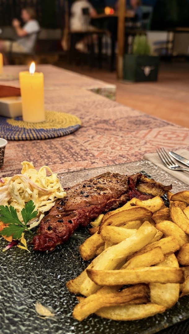 Le Zébu sur le Toit: appetizing photo of bar food