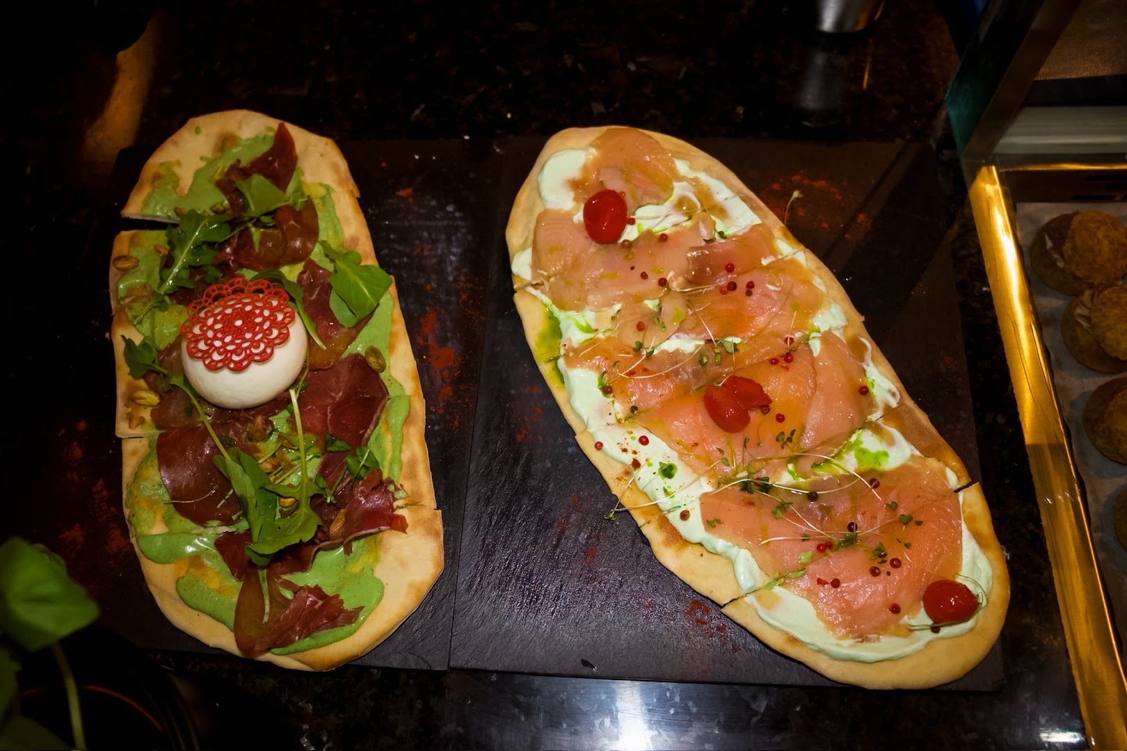 Polygon Lounge: appetizing food photography