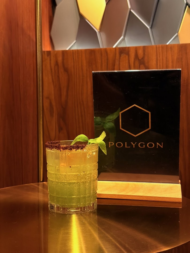 Polygon Lounge: high quality drink photo