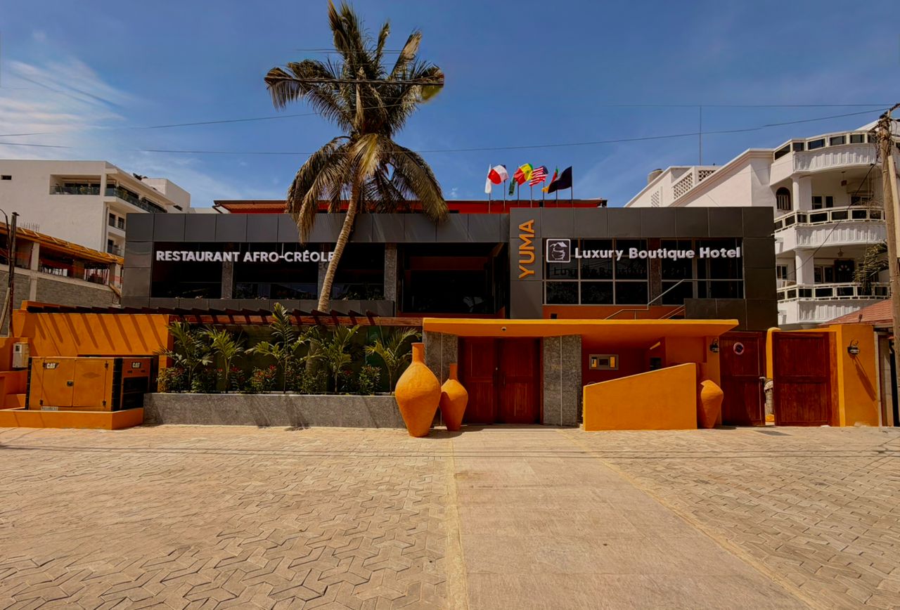 Yuma Lodge Dakar: clear professional exterior shot