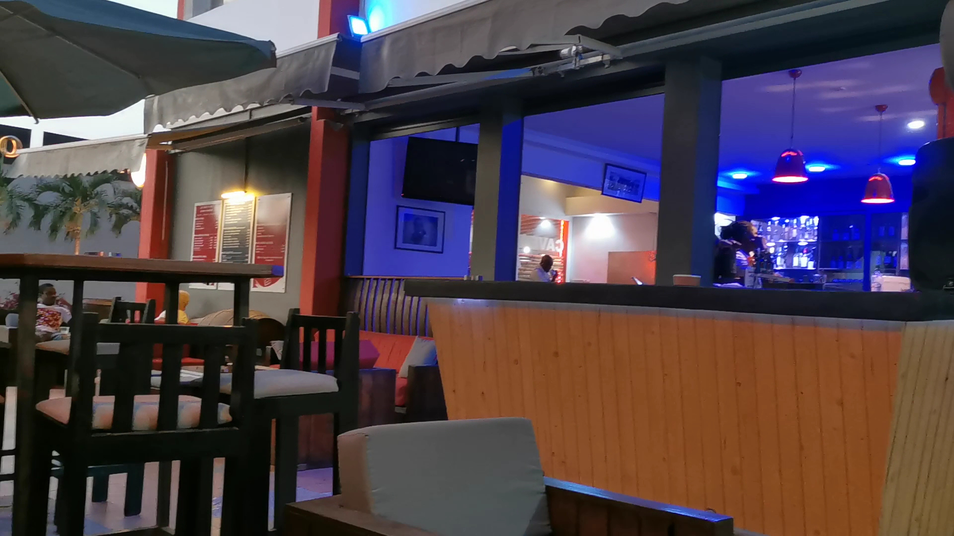 La Cave à Vins: clear view of bar atmosphere