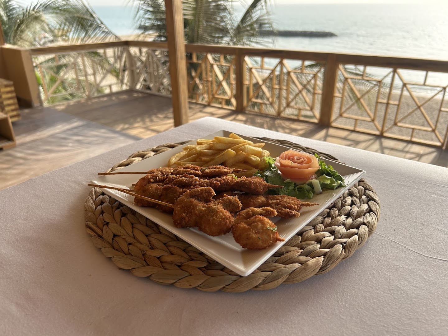 Touky Lounge The Rooftop: appetizing food with scenic view
