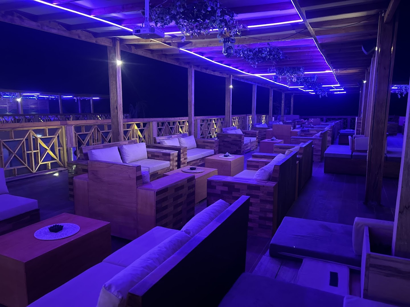 Touky Lounge The Rooftop: clear view of venue atmosphere