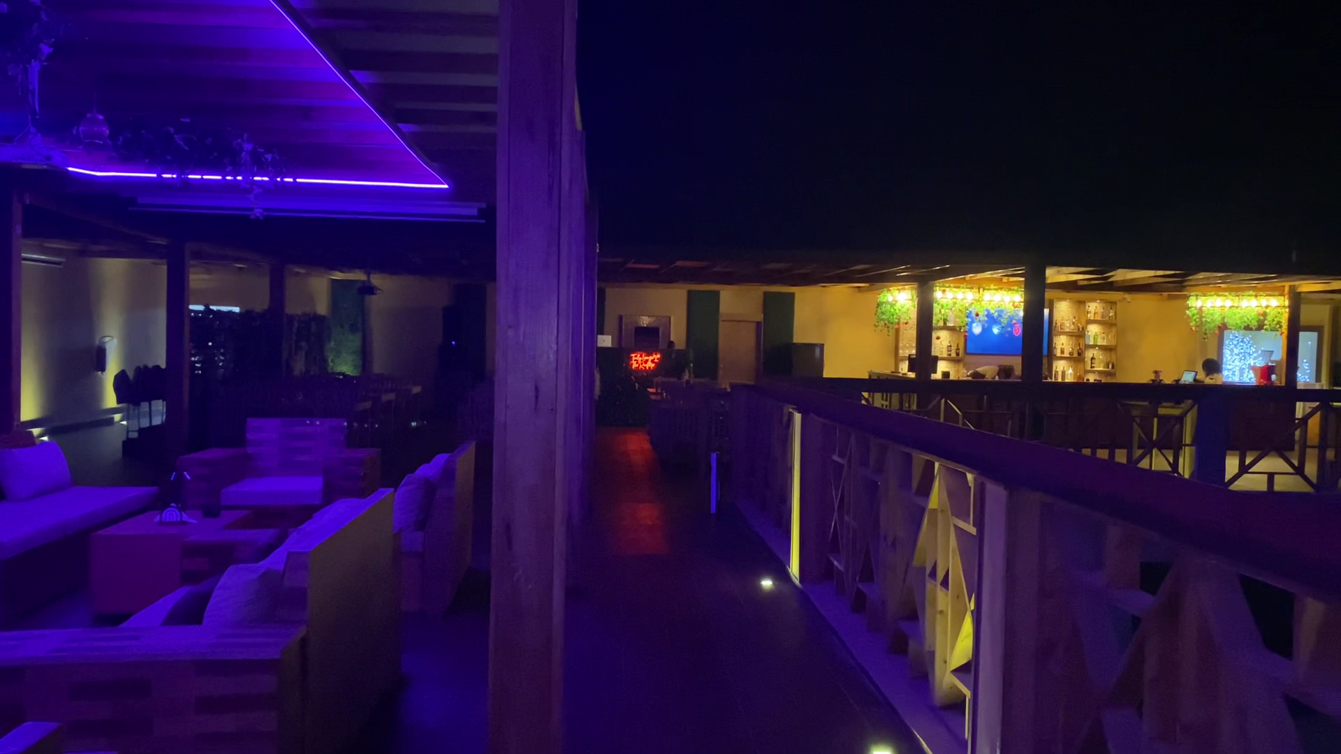 Touky Lounge The Rooftop: clear view of venue atmosphere
