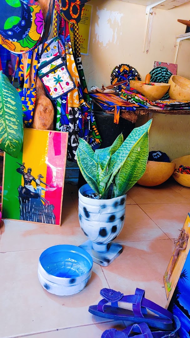 Ubuntu Gallery: showcases gallery art and products