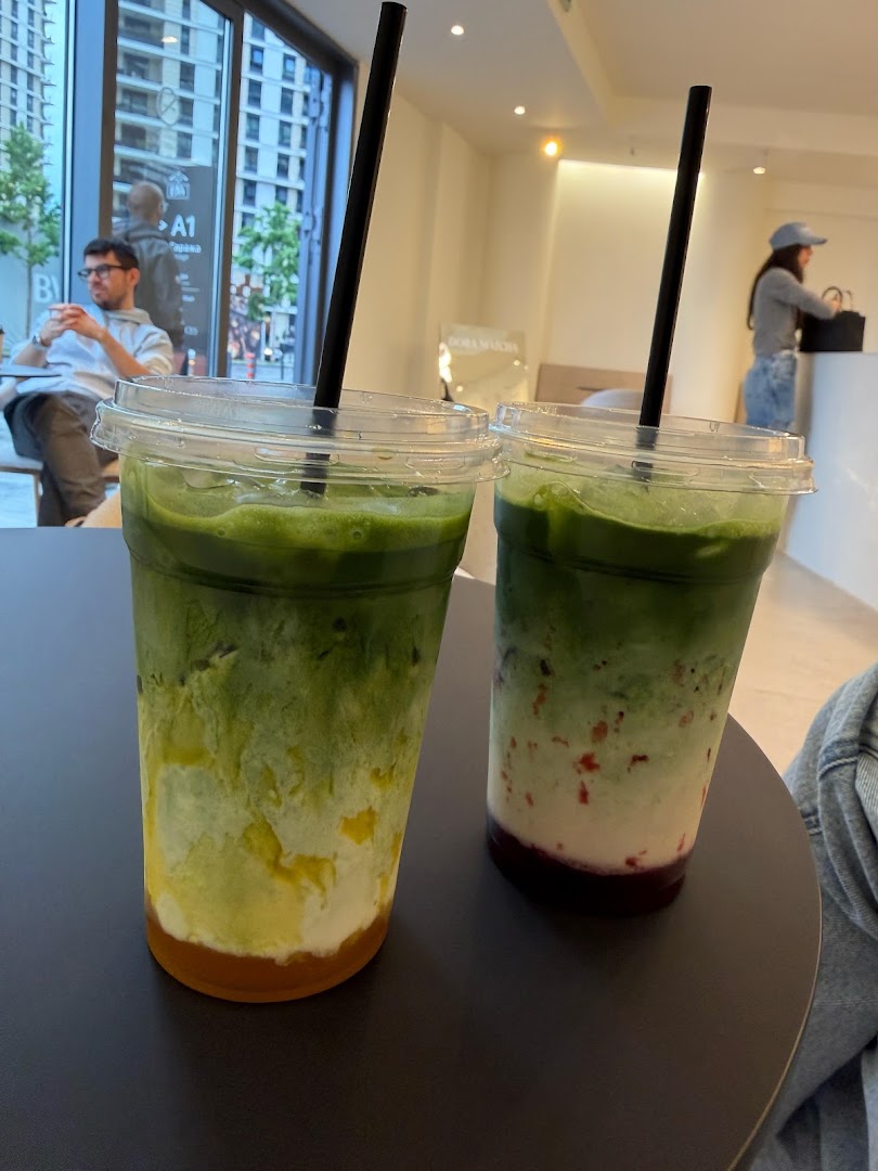 Dora: appetizing drinks in venue setting