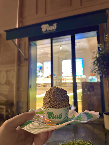 Fluo: clear branding and inviting atmosphere