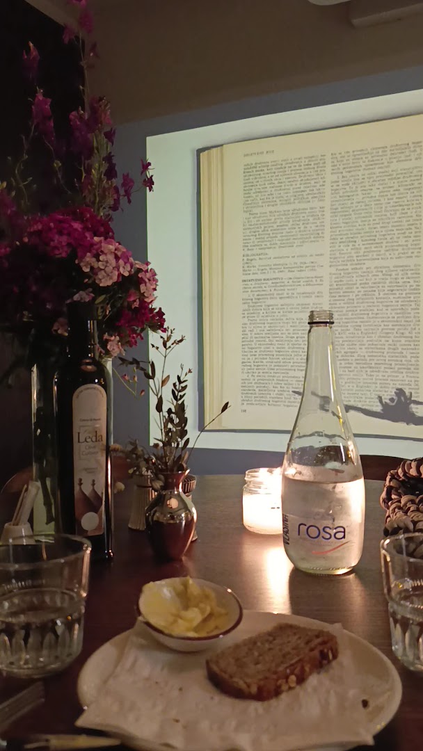 Omaja: atmospheric and inviting restaurant setting