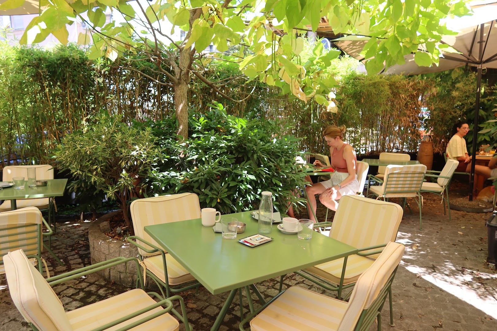 Sonder Dorćol: inviting and pleasant outdoor seating