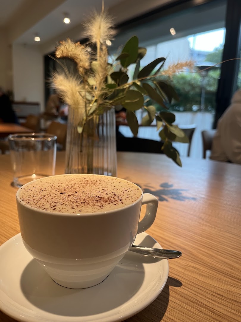 Sonder Dorćol: appealing, high-quality breakfast drink photo