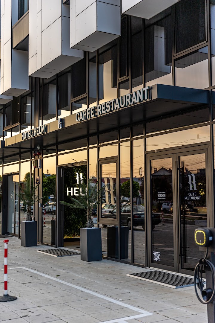 Hotel Helm: professional exterior shot of hotel