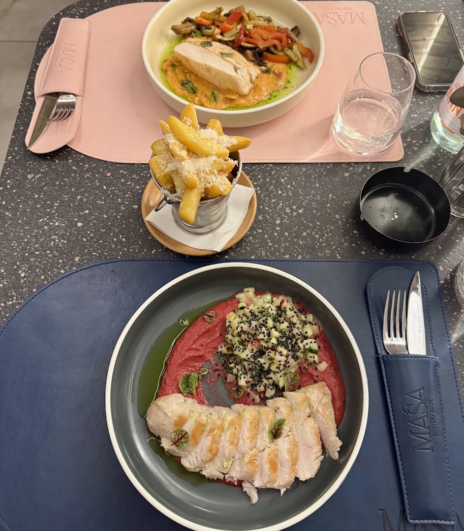 Maša Bistro Bar: appetizing food photography