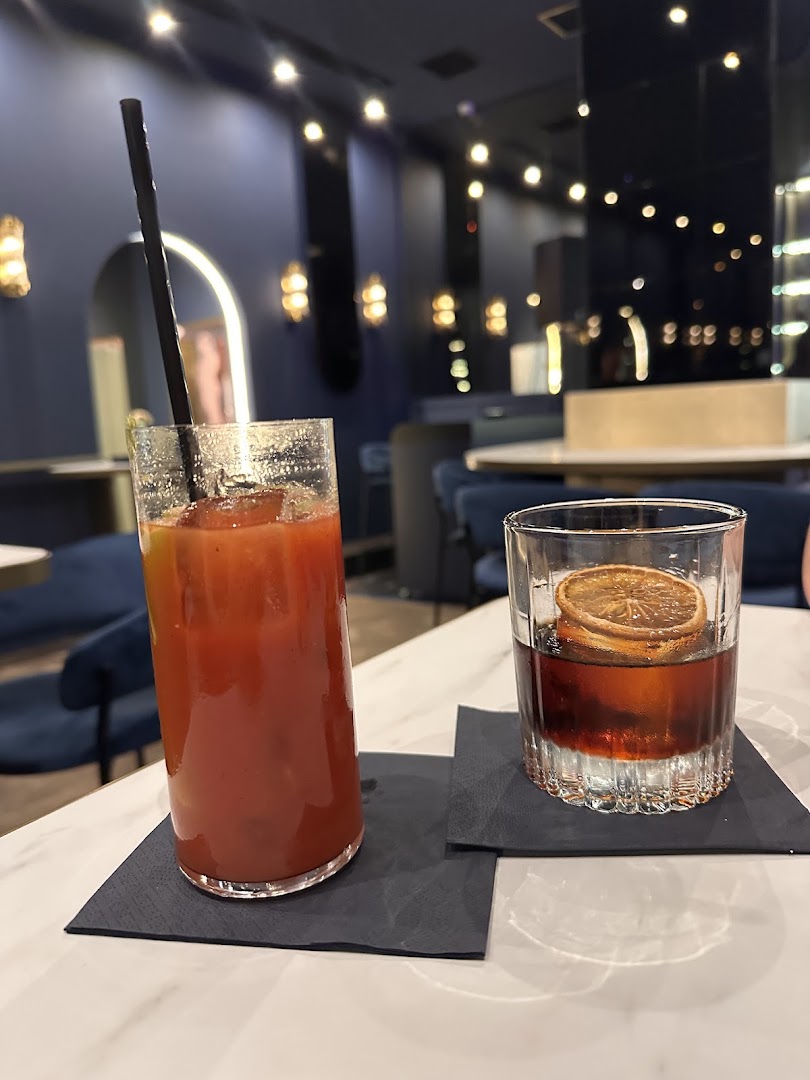 Opium Cocktail Bar: appealing photo of bar drinks
