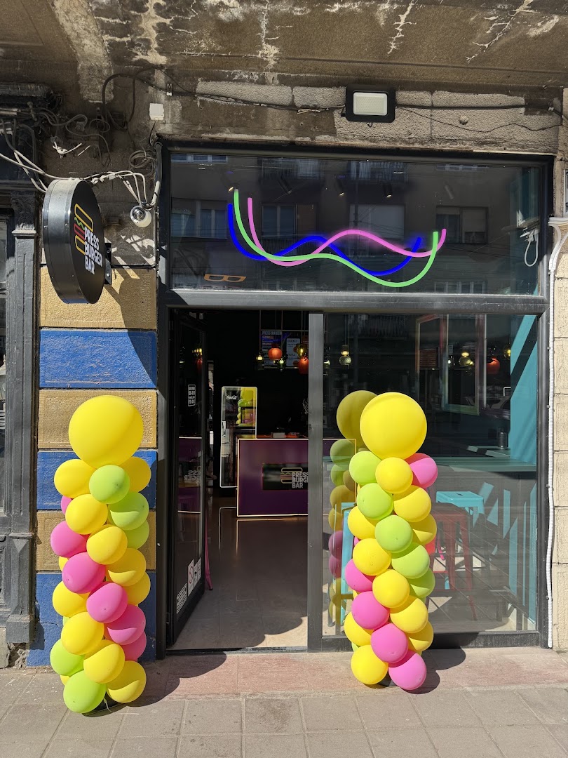 Press Burger Bar Niš: clear exterior shot of restaurant