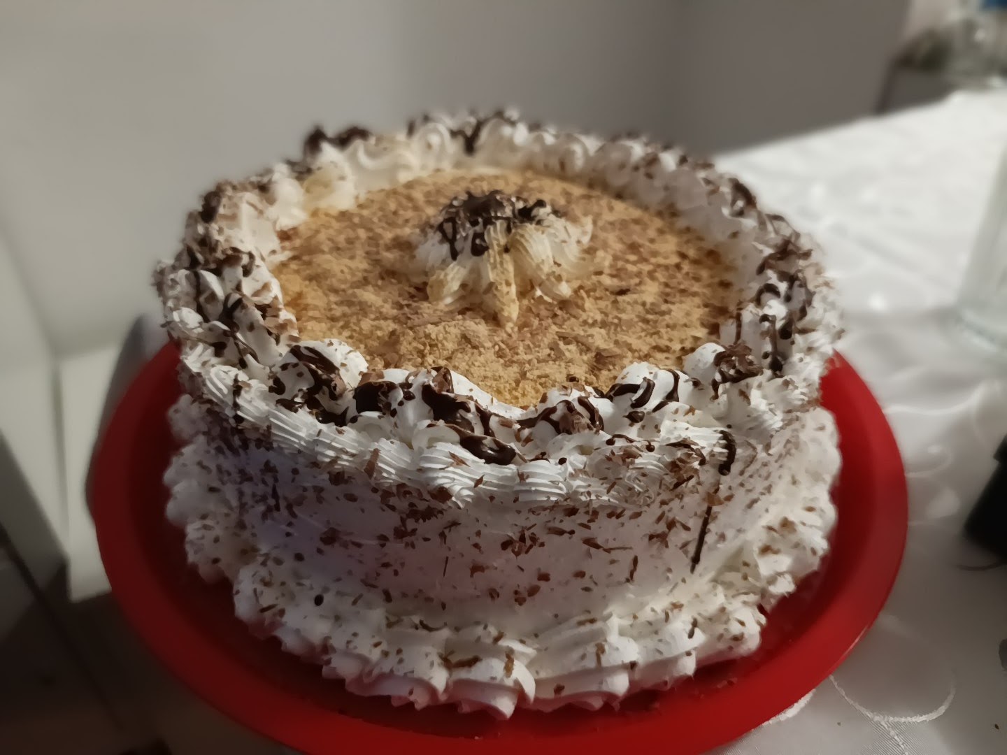 Pelivan: appetizing photo of a cake