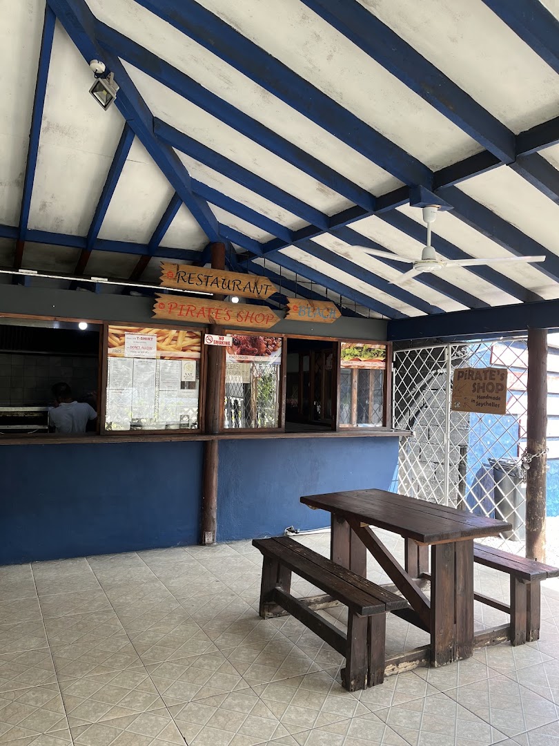 Ole Take Away & Pizzeria: clear view of restaurant exterior