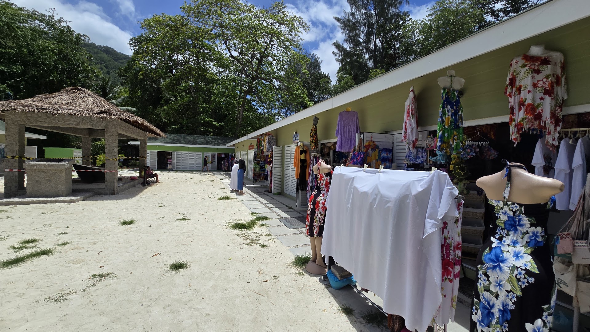 Beau Vallon Beach Bazaar: shop exterior and products