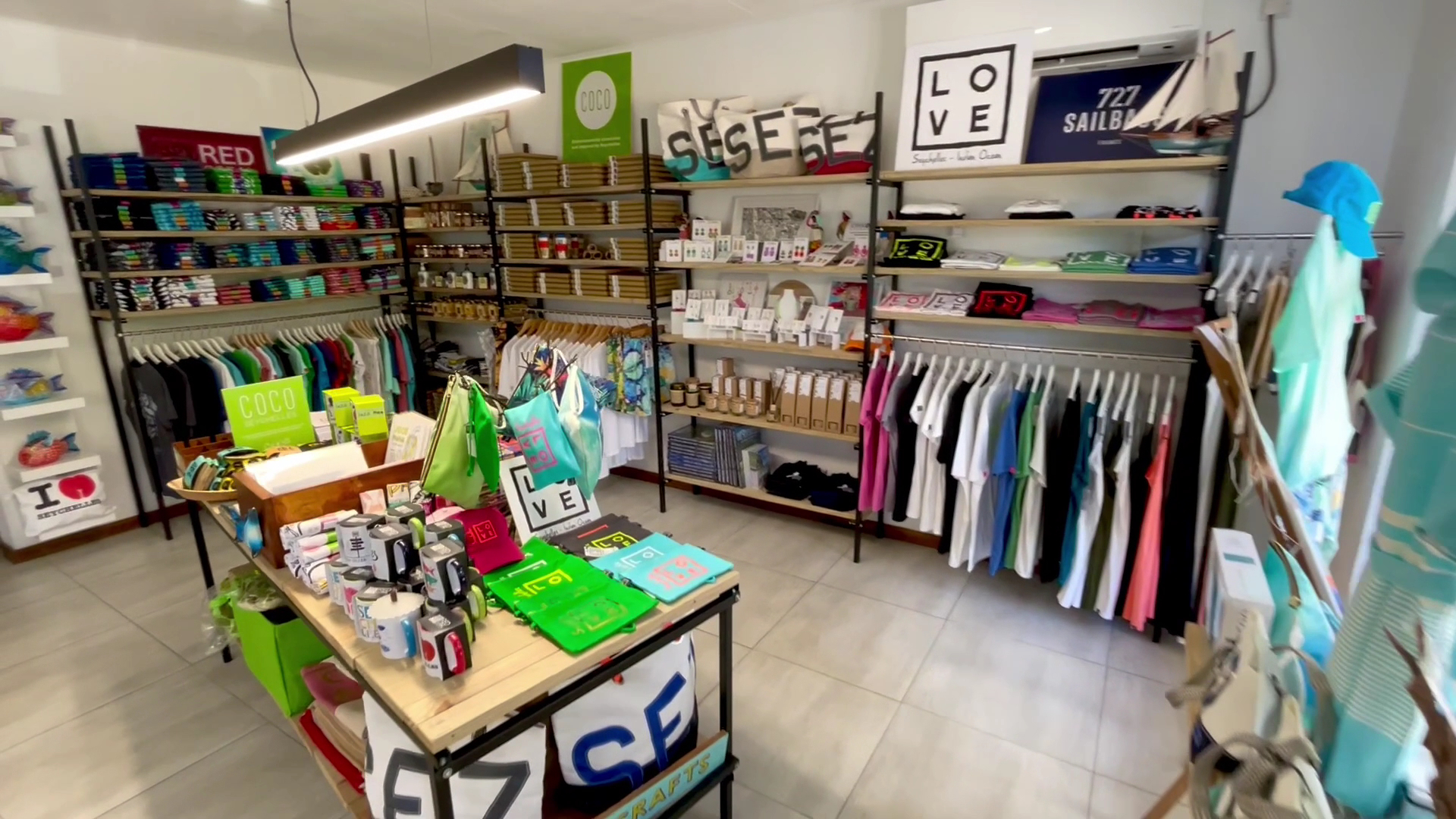 Koral Souvenir Boutique: clear display of shop products