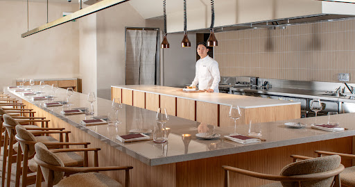 Loca Niru: professional interior and staff photo