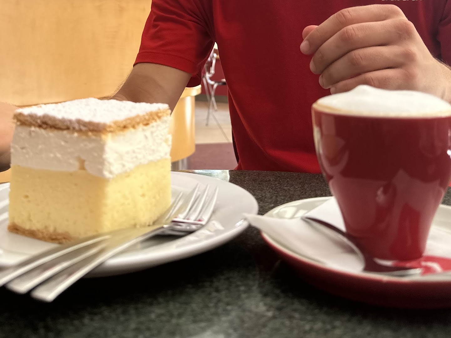Slaščičarna Šmon: appetizing photo of cafe offerings