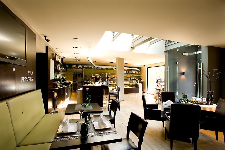 Vila Prešeren: professional interior shot of restaurant