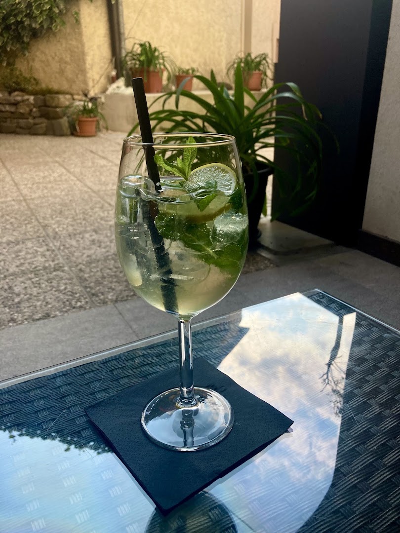 Bar Gouf: appealing photo of a drink