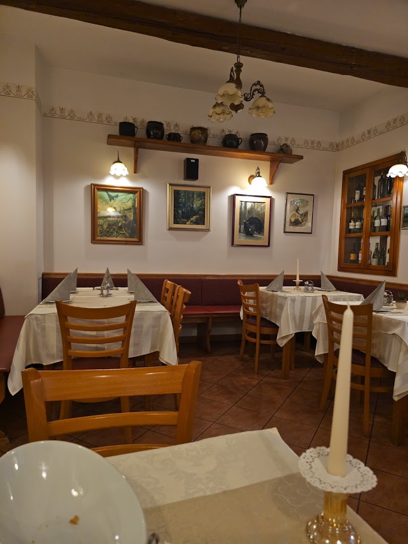 Martinov hram: clear, inviting restaurant interior shot