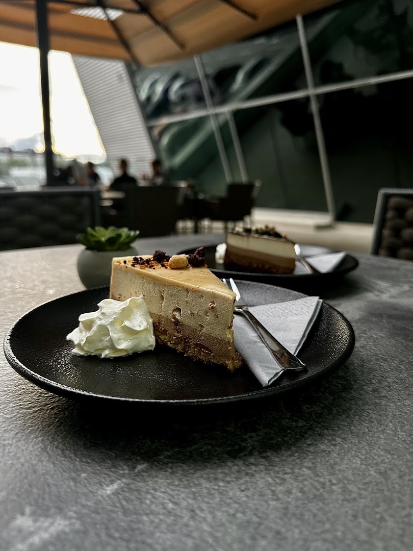 Kavarna Nova: appetizing food photography at the venue