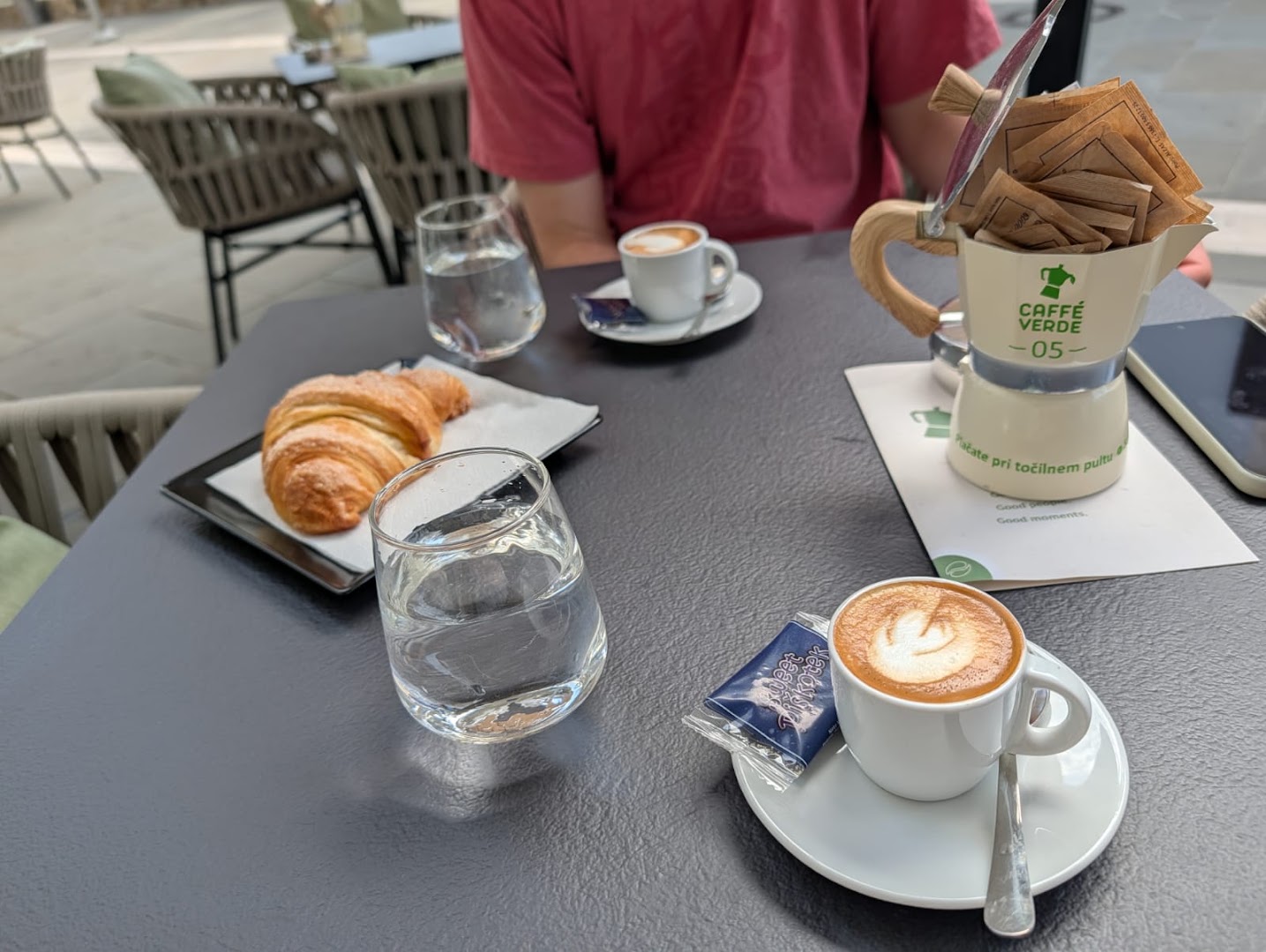 Caffè Verde: appealing shot of cafe offerings