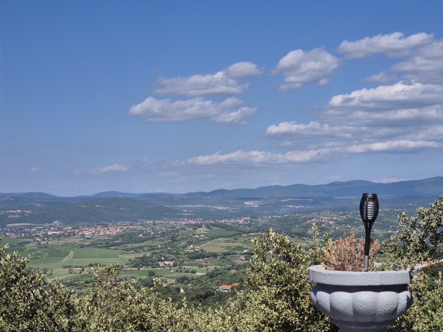 Castra: beautiful scenic restaurant view