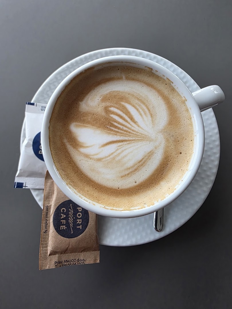 Port View Café: high quality coffee presentation