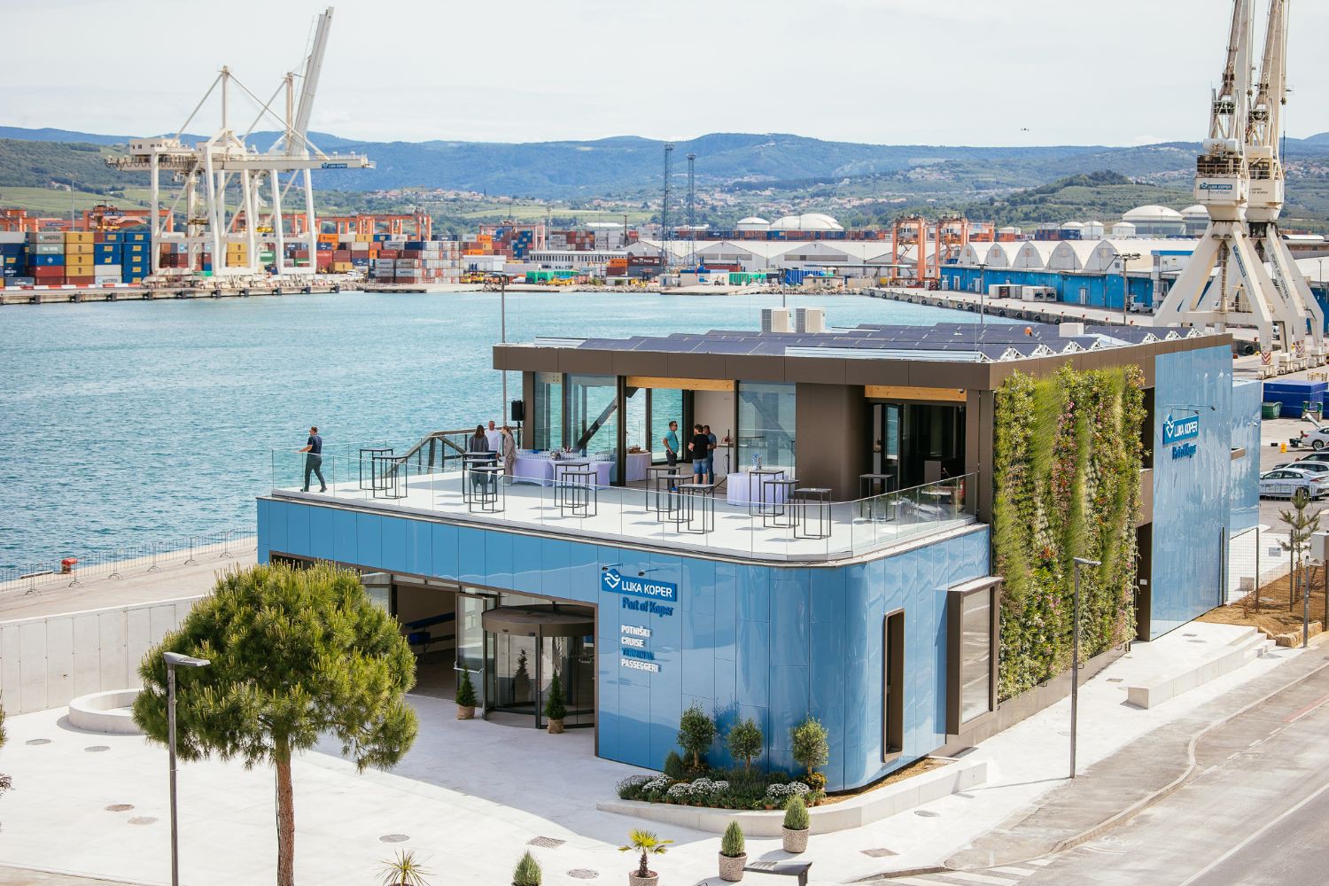 Port View Café: high quality exterior venue shot