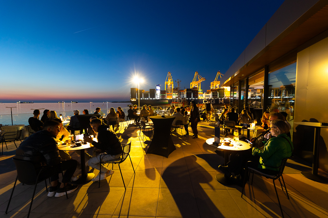 Port View Café: beautiful atmosphere and professional photography