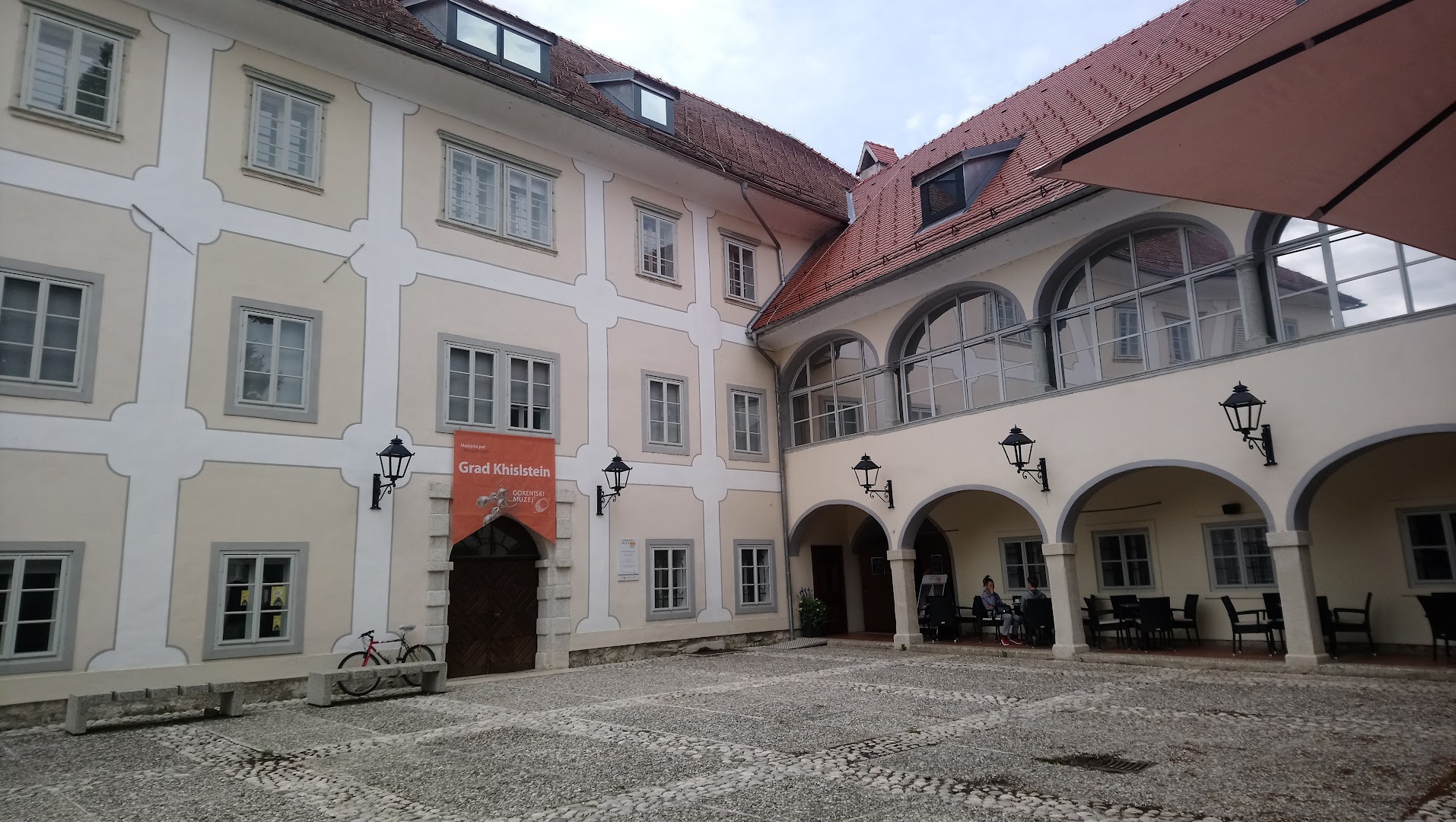 Kavarna Khislstein: clear view of venue exterior